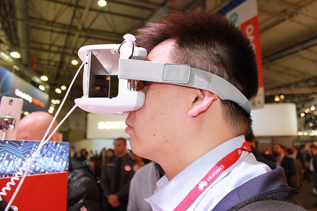 muž ve virtuální realitě